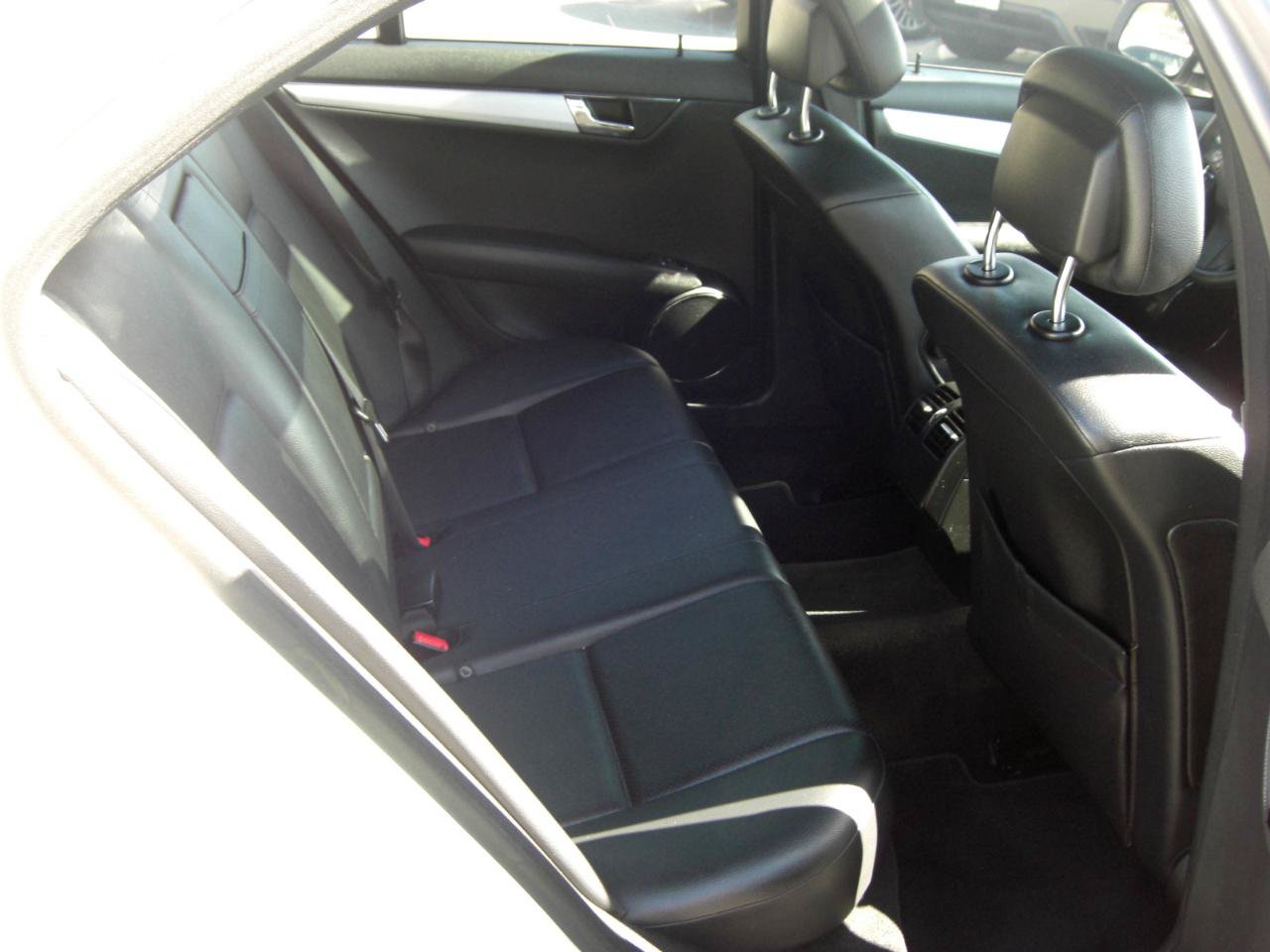Used 2008 Mercedes-Benz C 300 Sedan image 16