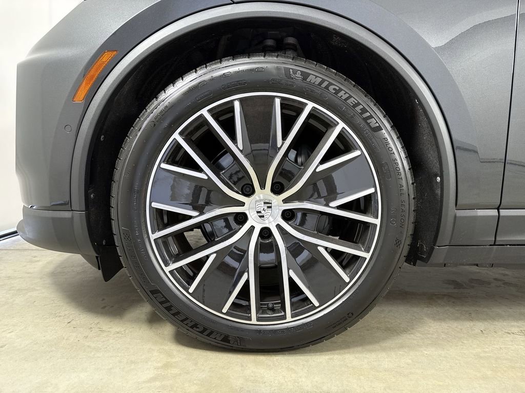 New 2026 Porsche Macan 4 Electric AWD/4WD image 13