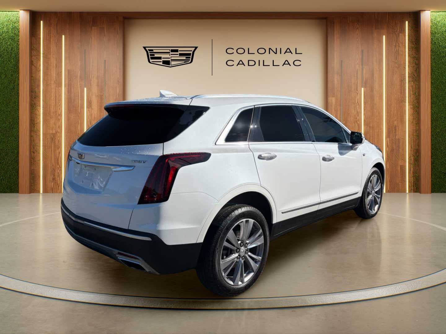 Used 2024 Cadillac XT5 Premium Luxury w/ LPO, Floor Liner Package AWD/4WD image 5