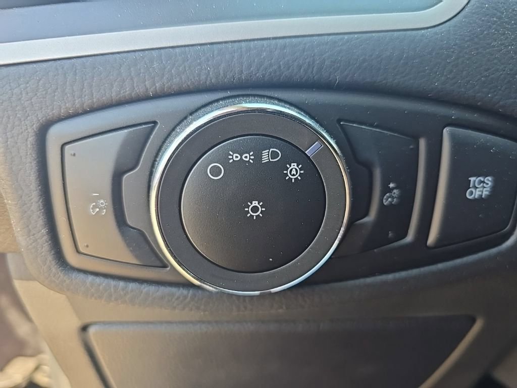 Used 2024 Ford Edge SEL AWD/4WD image 13