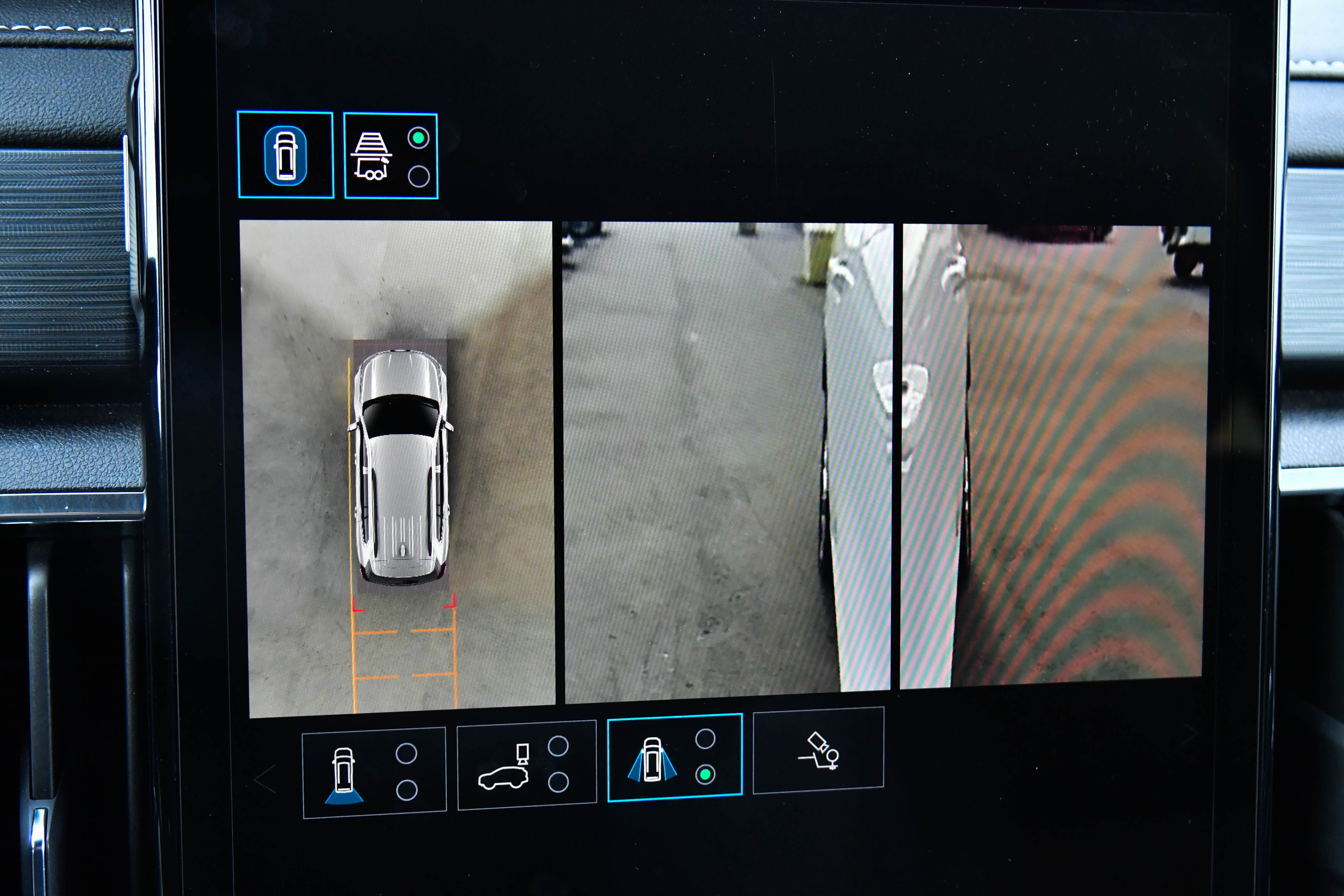 Used 2024 GMC Acadia Elevation image 24