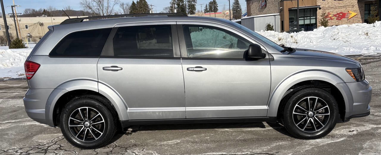 Used 2018 Dodge Journey SE w/ Popular Equipment Group image 4