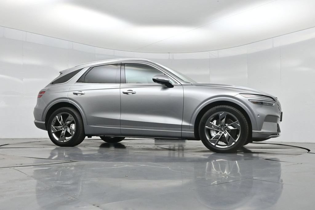 Used 2025 Genesis Electrified GV70 w/ Prestige Package AWD/4WD image 54
