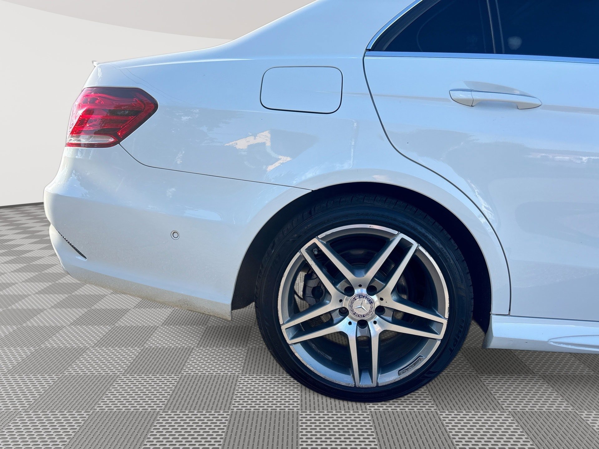 Used 2016 Mercedes-Benz E 400 Sedan image 30