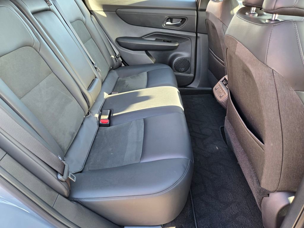 Used 2024 Nissan Ariya AWD image 19