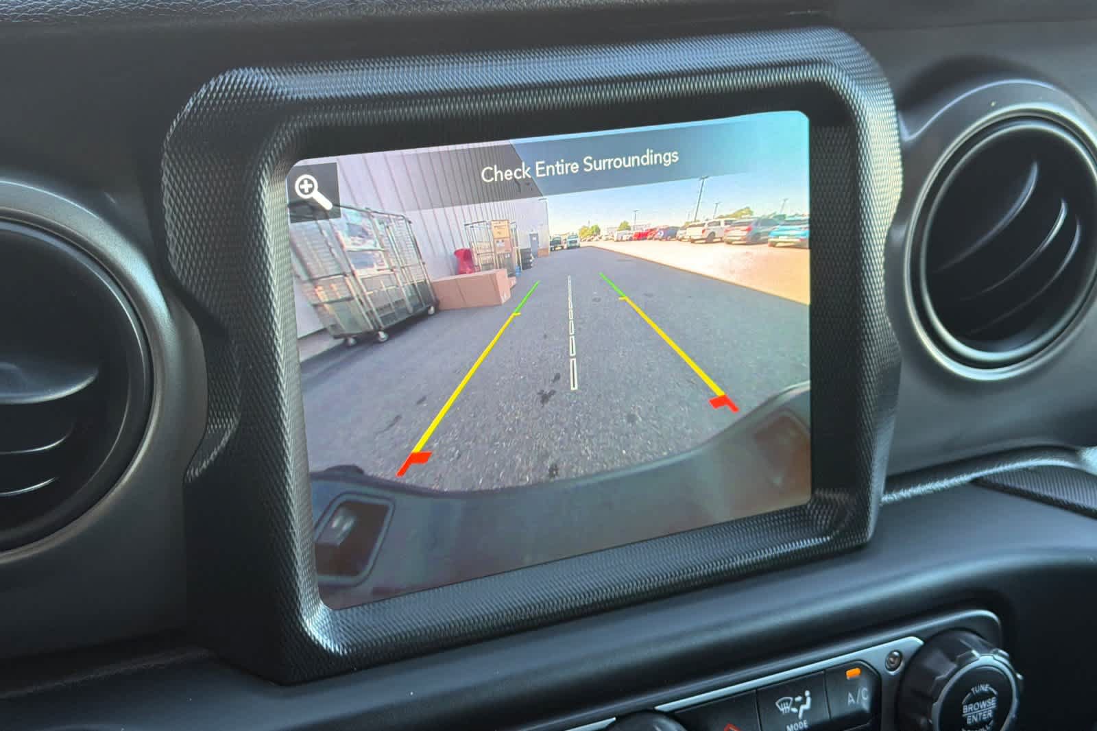 Used 2023 Jeep Gladiator Sport AWD/4WD image 19