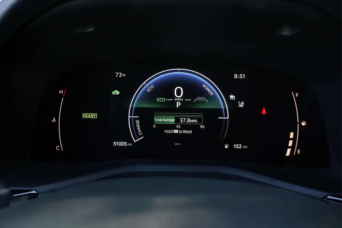 Used 2025 Toyota Camry SE FWD image 27
