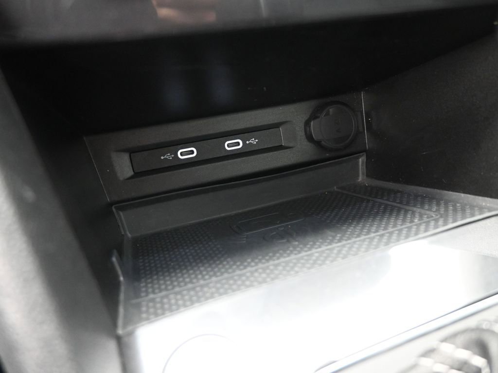 Used 2021 Volkswagen Tiguan SEL image 9