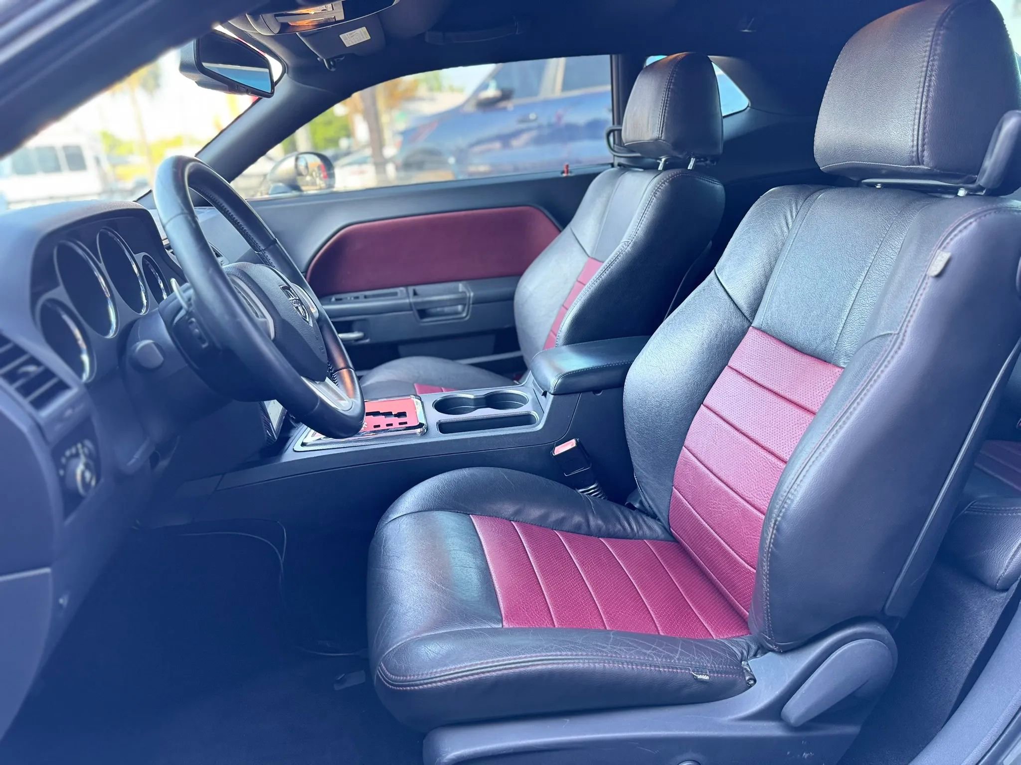 Used 2012 Dodge Challenger R/T image 24