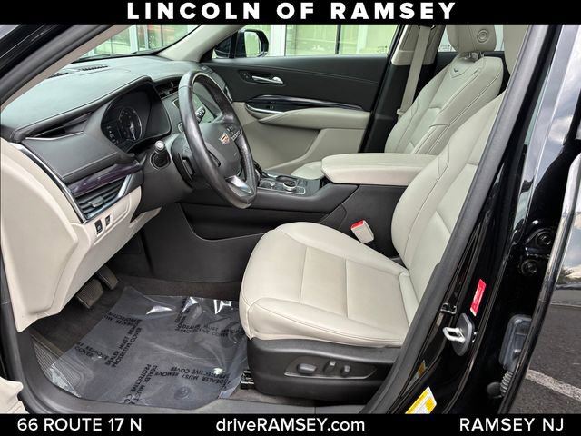 Used 2023 Cadillac XT4 Luxury w/ Cold Weather Package AWD/4WD image 11