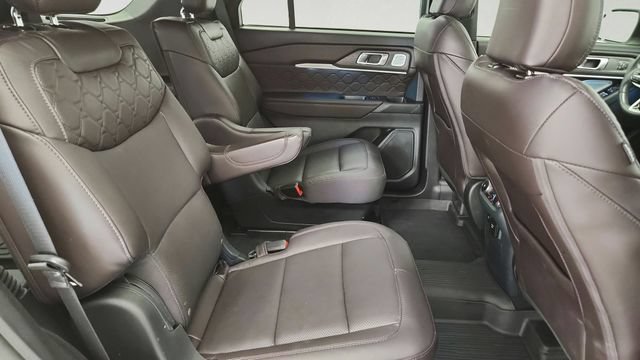 Certified 2025 Ford Explorer Platinum w/ Ultimate Package AWD/4WD image 29