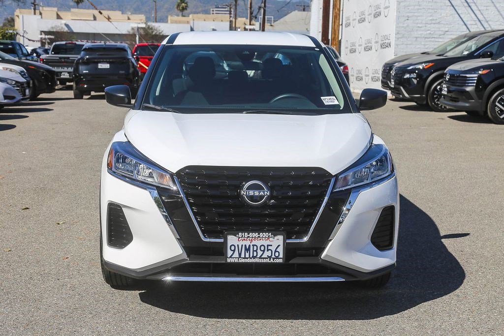 Certified 2025 Nissan Kicks Play S image 2