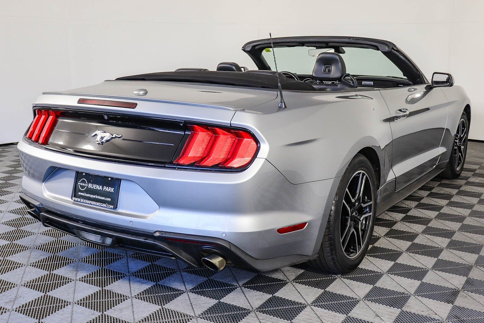 Used 2022 Ford Mustang Premium image 8
