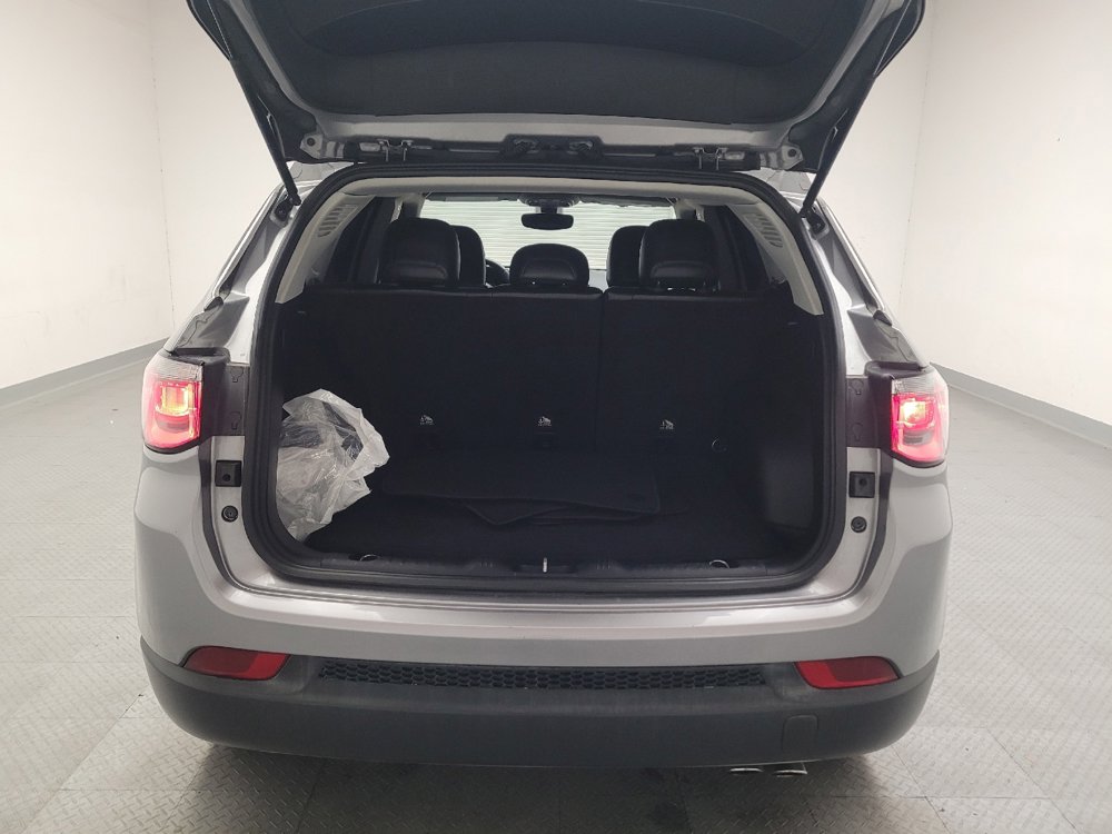 Used 2019 Jeep Compass Limited image 29