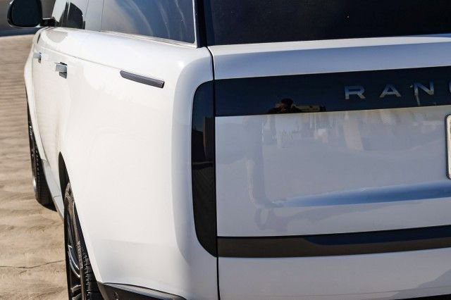 New 2025 Land Rover Range Rover SE image 7