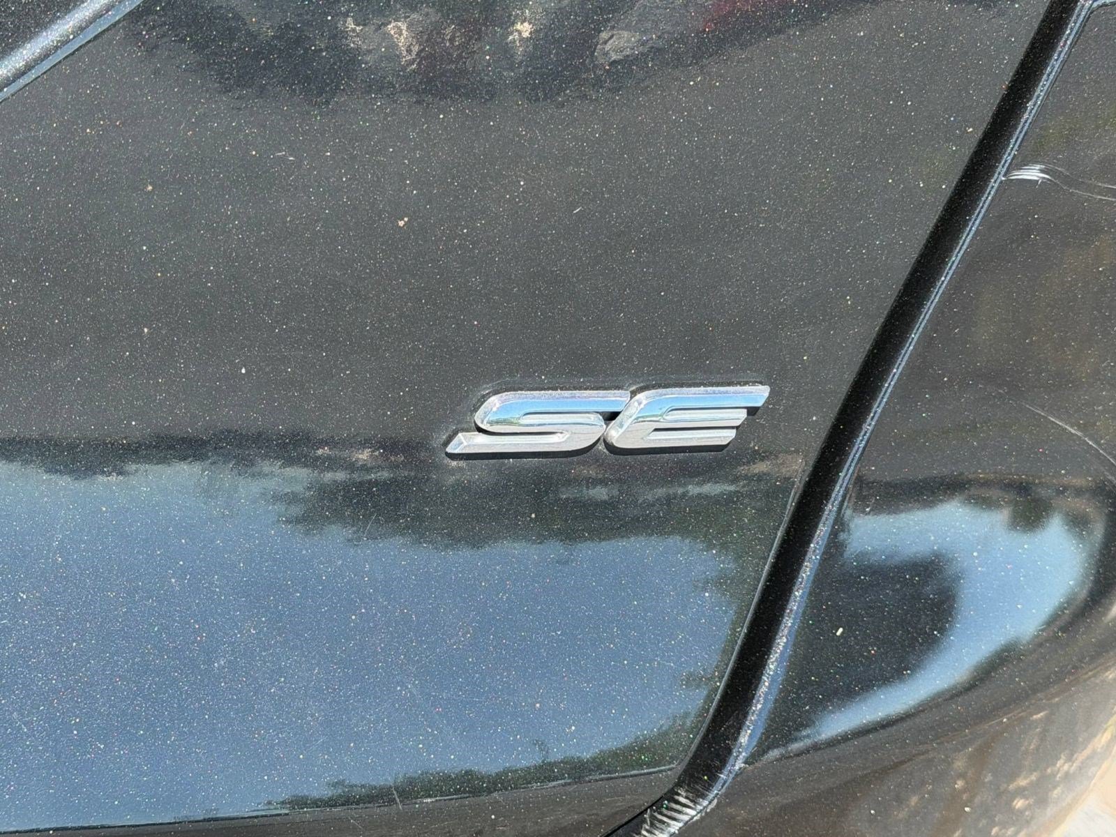 Used 2014 Ford Fusion SE FWD image 11