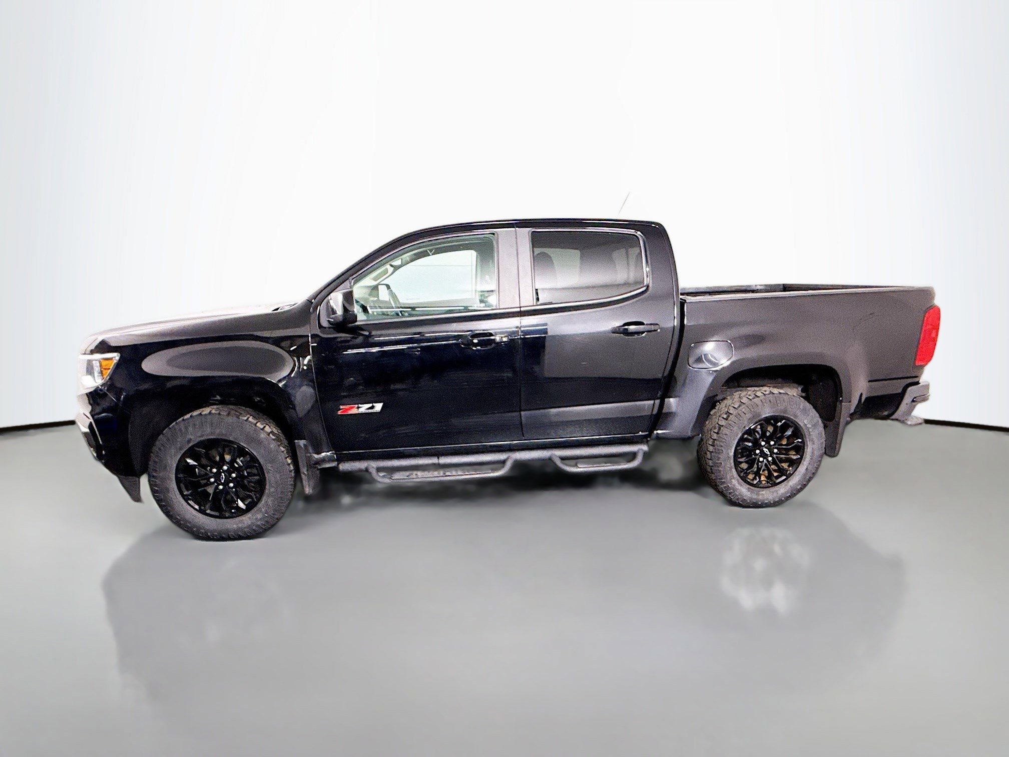 Used 2021 Chevrolet Colorado Z71 w/ Z71 Midnight Edition image 6