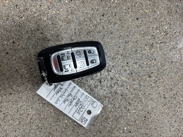 Used 2024 Chrysler Pacifica Limited image 24