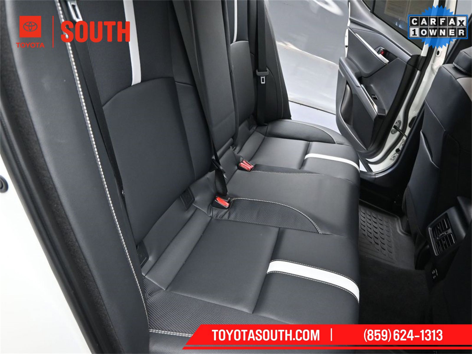 Used 2025 Toyota Camry SE w/ Convenience Package image 25