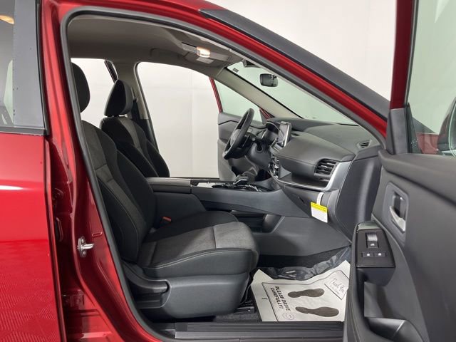 Used 2026 Nissan Rogue SV image 39