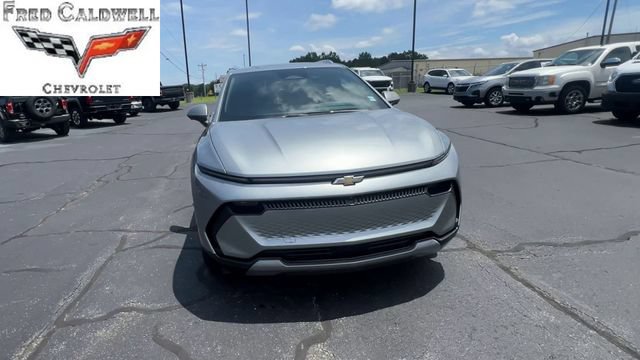 Used 2024 Chevrolet Equinox EV LT FWD image 3