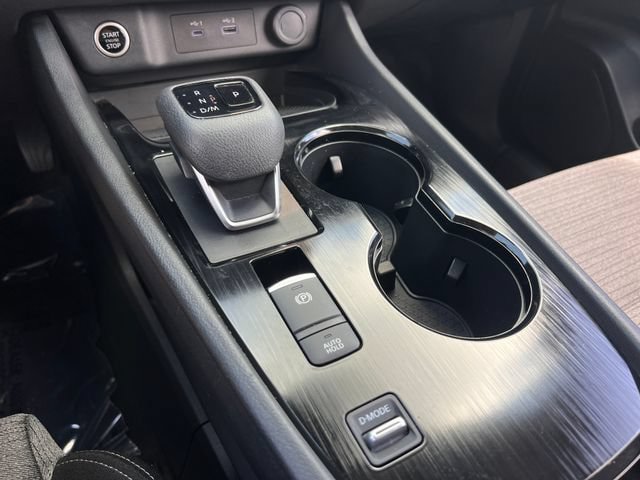 Used 2023 Nissan Rogue SV FWD image 25