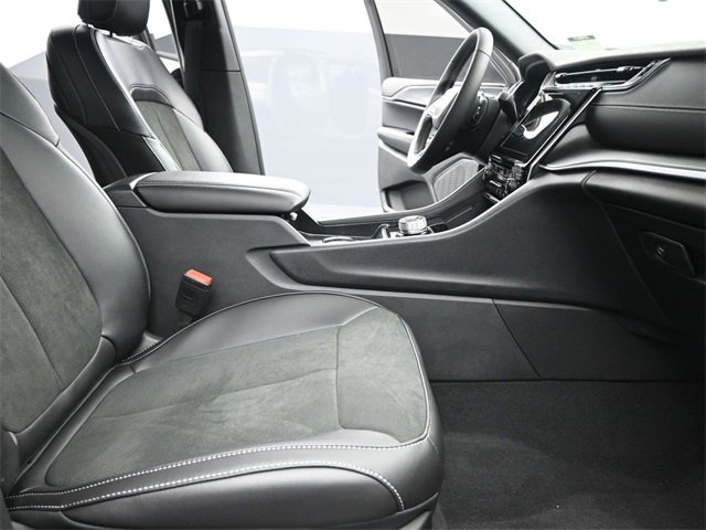 New 2025 Jeep Grand Cherokee L Altitude image 23