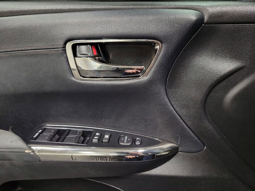 Used 2016 Toyota Avalon XLE image 20