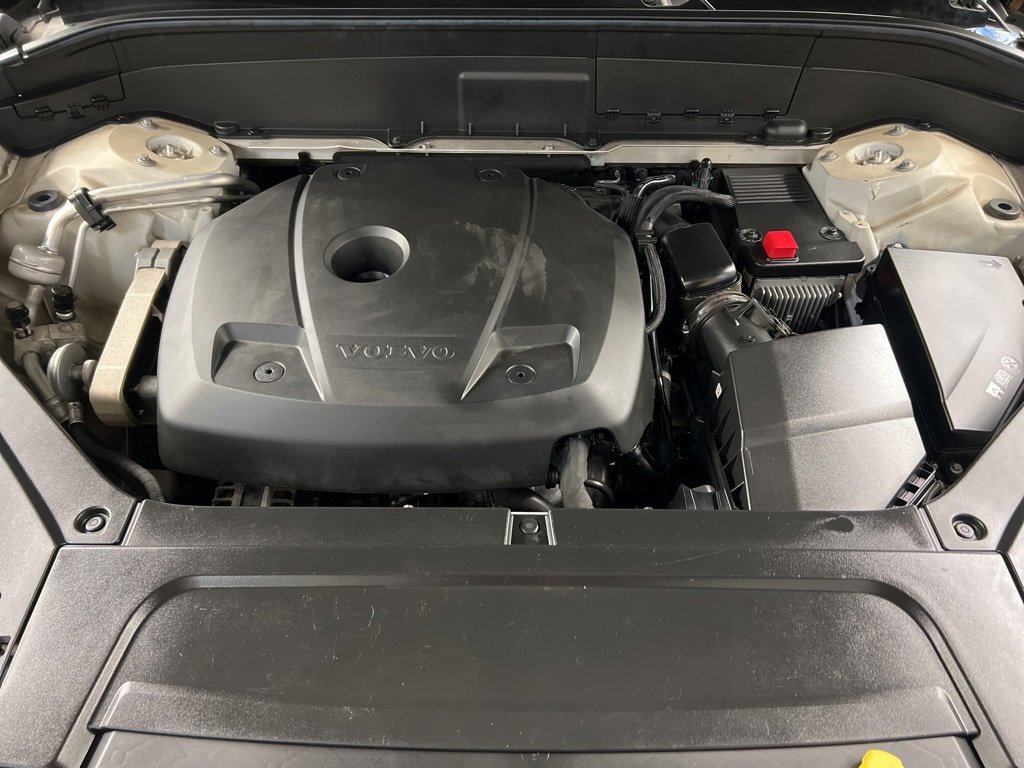 Used 2016 Volvo XC90 T6 Momentum w/ Momentum Plus Package image 33