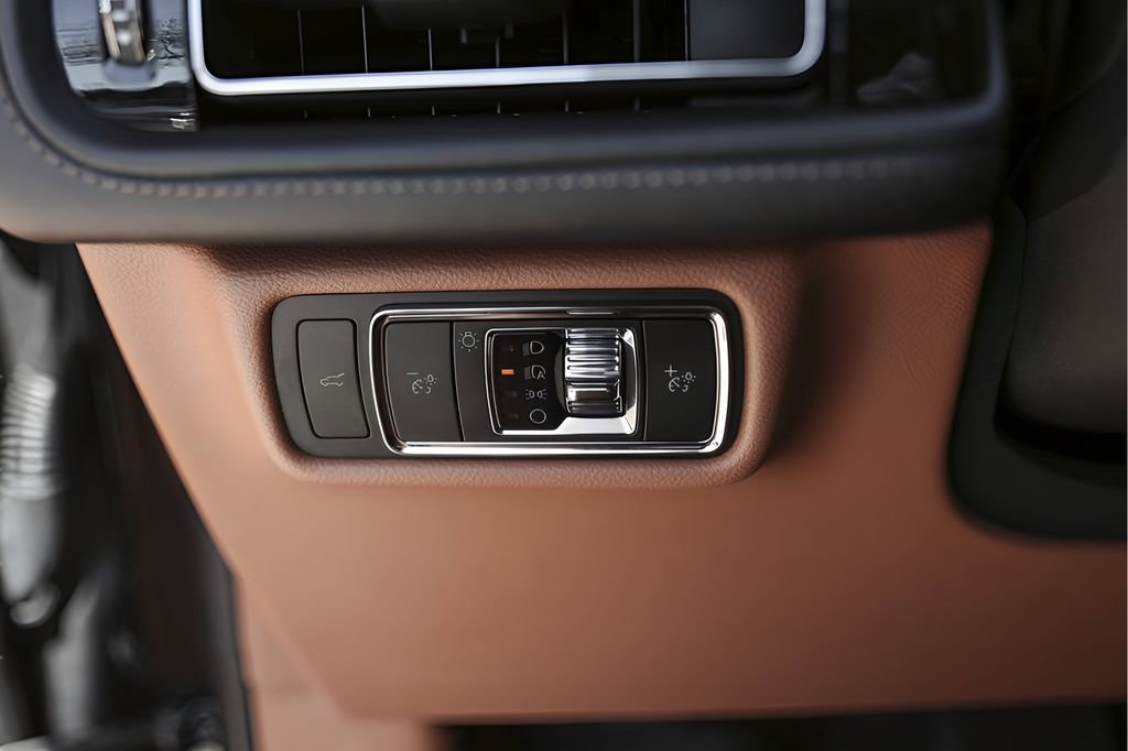 Used 2025 Lincoln Aviator Black Label image 17