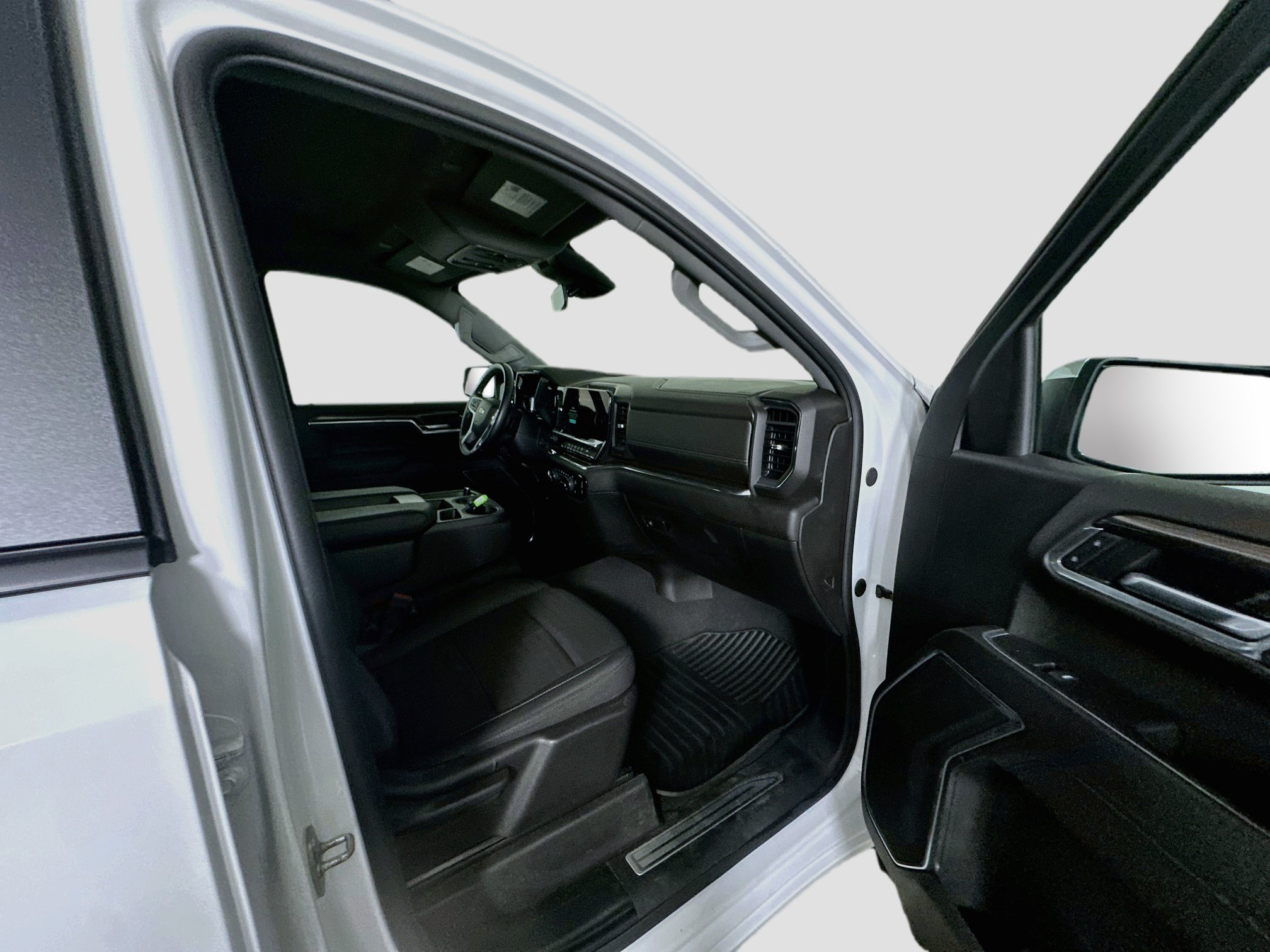 Used 2024 Chevrolet Silverado 1500 LT AWD/4WD image 30