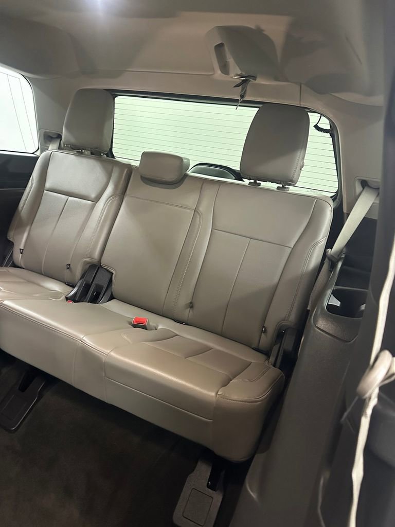 Used 2020 Ford Expedition XLT w/ Equipment Group 202A image 32