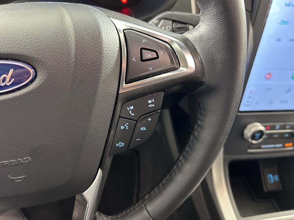 Used 2024 Ford Edge SEL image 17