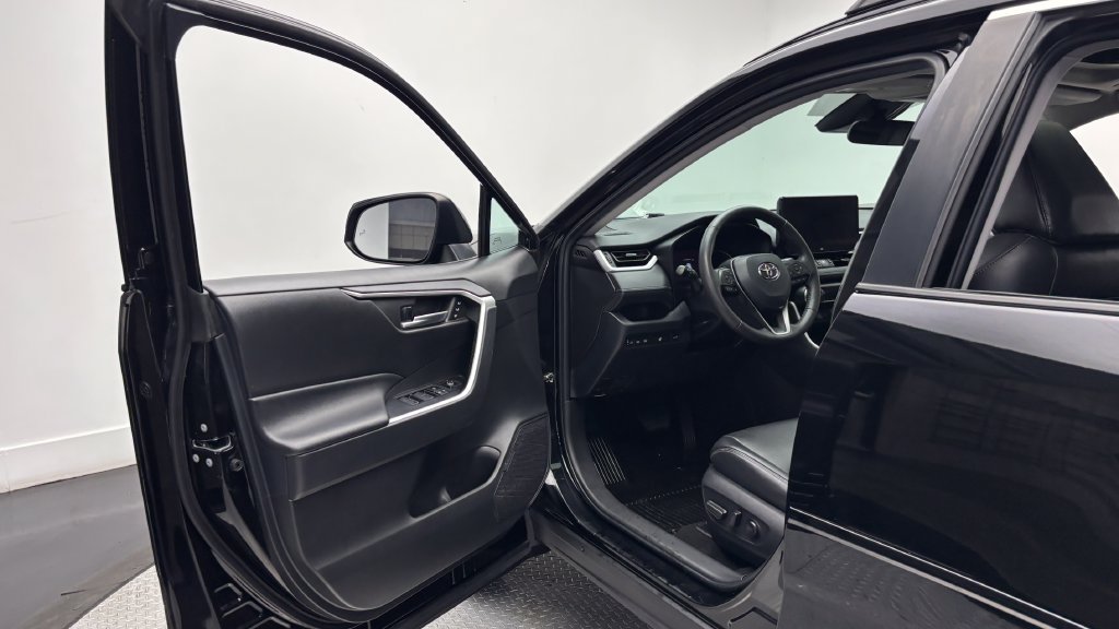Used 2023 Toyota RAV4 XLE Premium AWD/4WD image 16