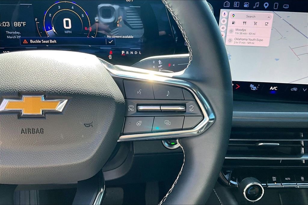 Used 2025 Chevrolet Traverse LT image 16