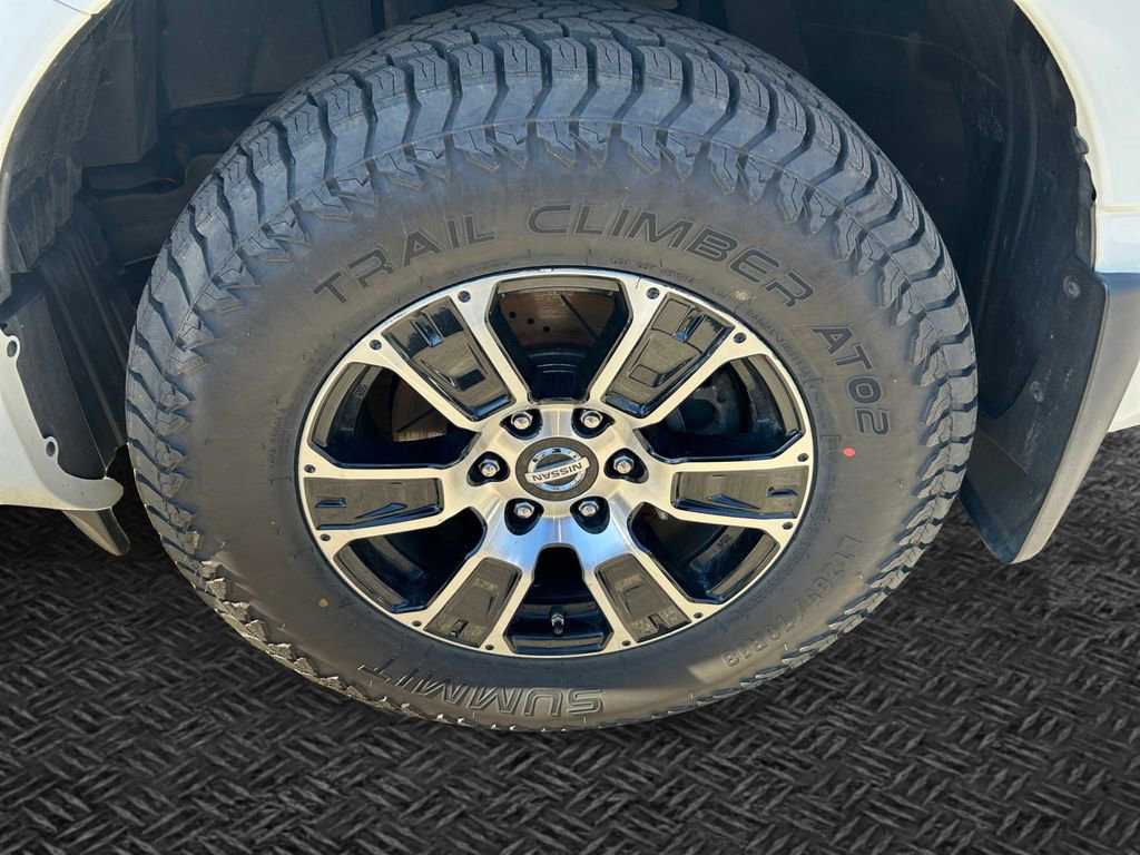 Used 2020 Nissan Titan SV w/ SV Convenience Package image 11
