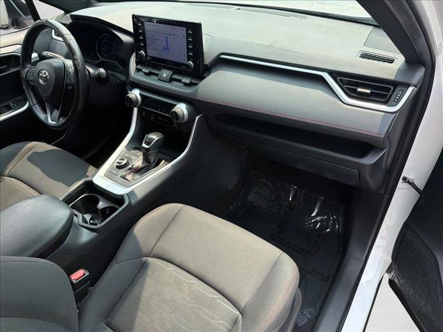 Used 2021 Toyota RAV4 SE w/ Weather & Moonroof Package AWD/4WD image 27