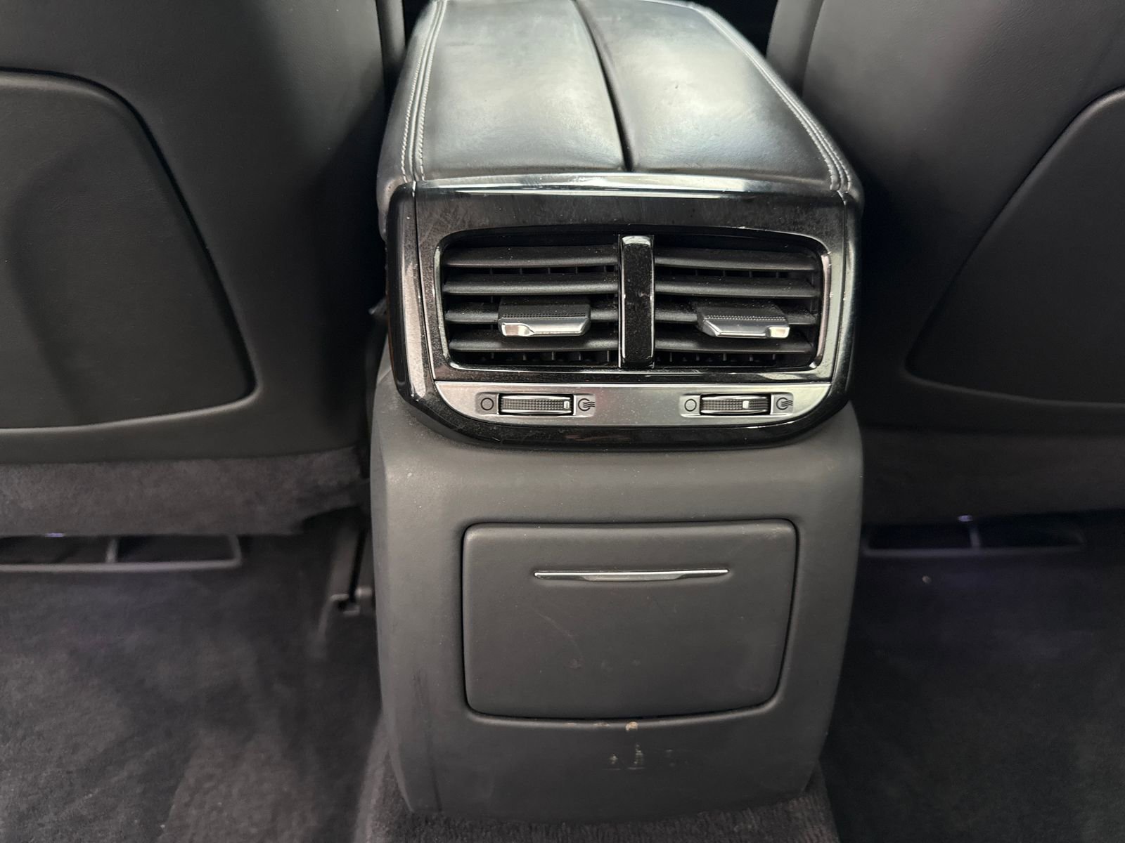 Used 2019 Genesis G90 5.0 Ultimate RWD image 41
