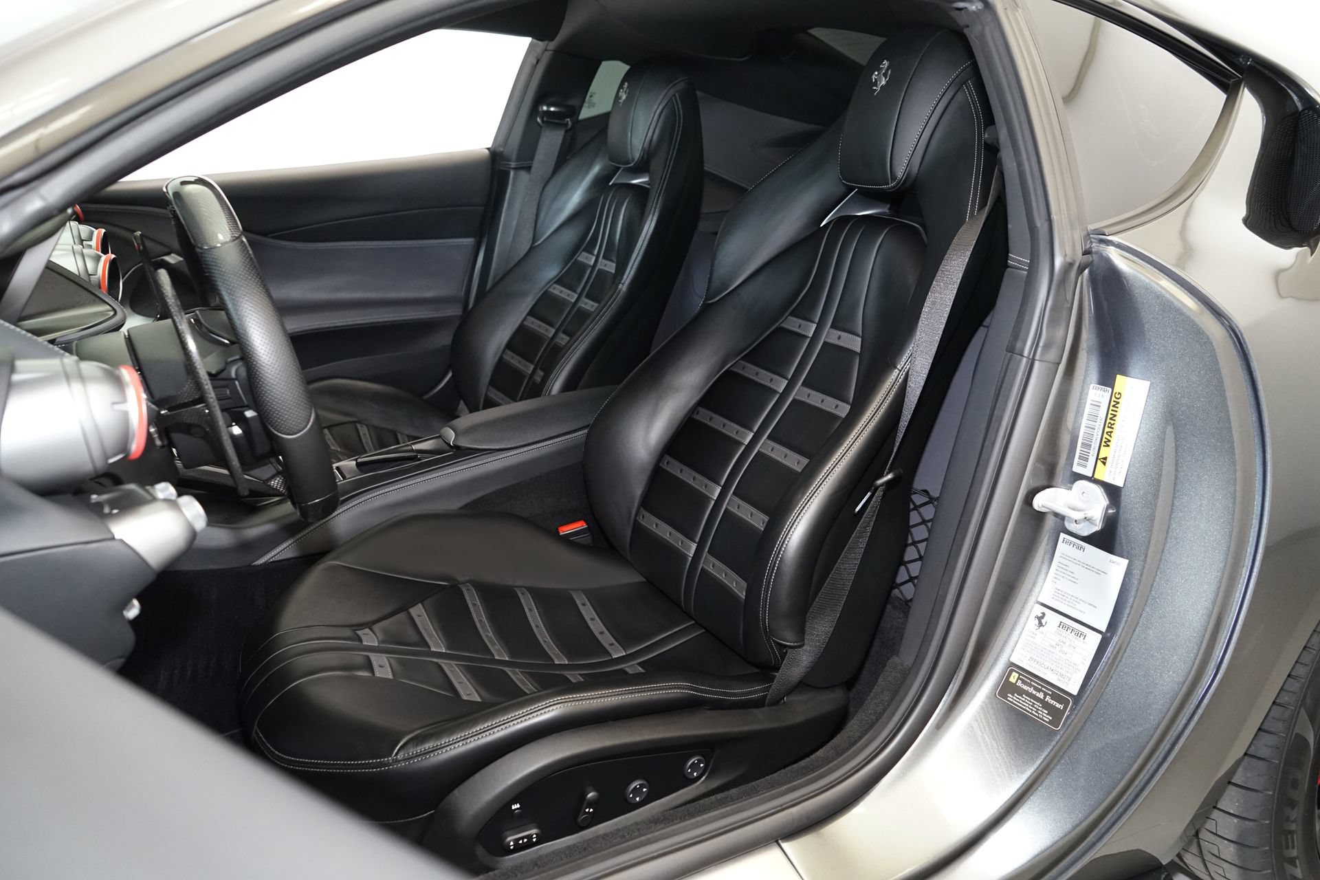 Used 2019 Ferrari 812 Superfast RWD image 10