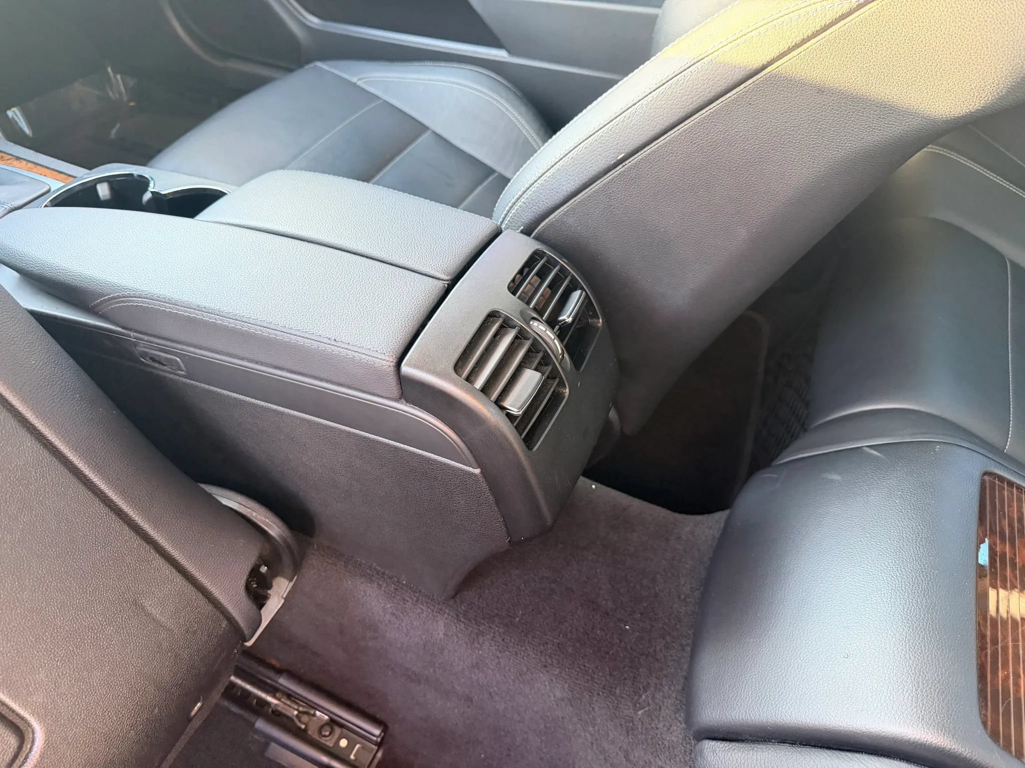 Used 2010 Mercedes-Benz E 550 Coupe image 16