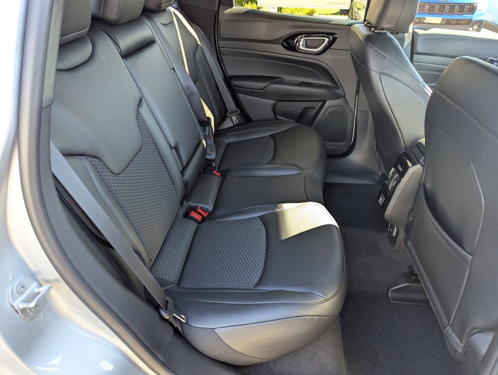 New 2026 Jeep Compass Latitude AWD/4WD image 32