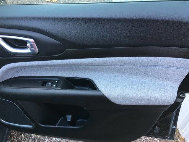 Used 2022 Jeep Compass Latitude image 26