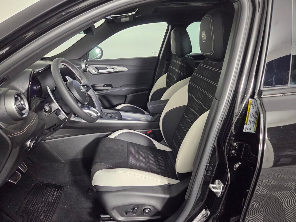 New 2026 Alfa Romeo Tonale w/ Active Assist Package AWD/4WD image 9