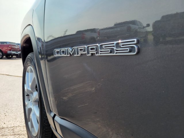 Used 2023 Jeep Compass Latitude AWD/4WD image 33