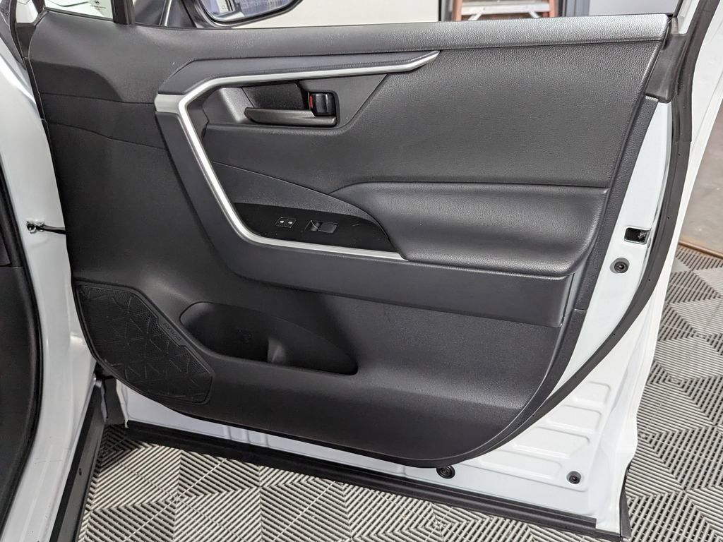 Used 2025 Toyota RAV4 LE image 26