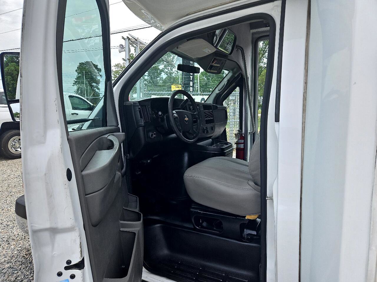 Used 2015 Chevrolet Express 3500 w/ Shuttle Bus Package image 10