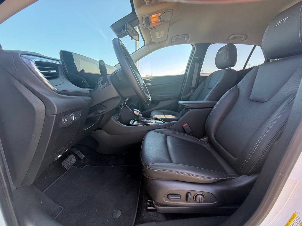 Used 2024 Buick Encore GX Sport Touring w/ Comfort Package AWD/4WD image 30