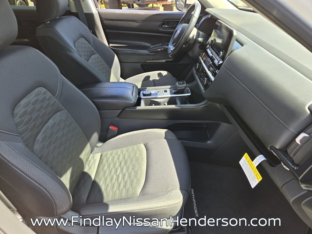 Used 2024 Nissan Pathfinder SV AWD/4WD image 17