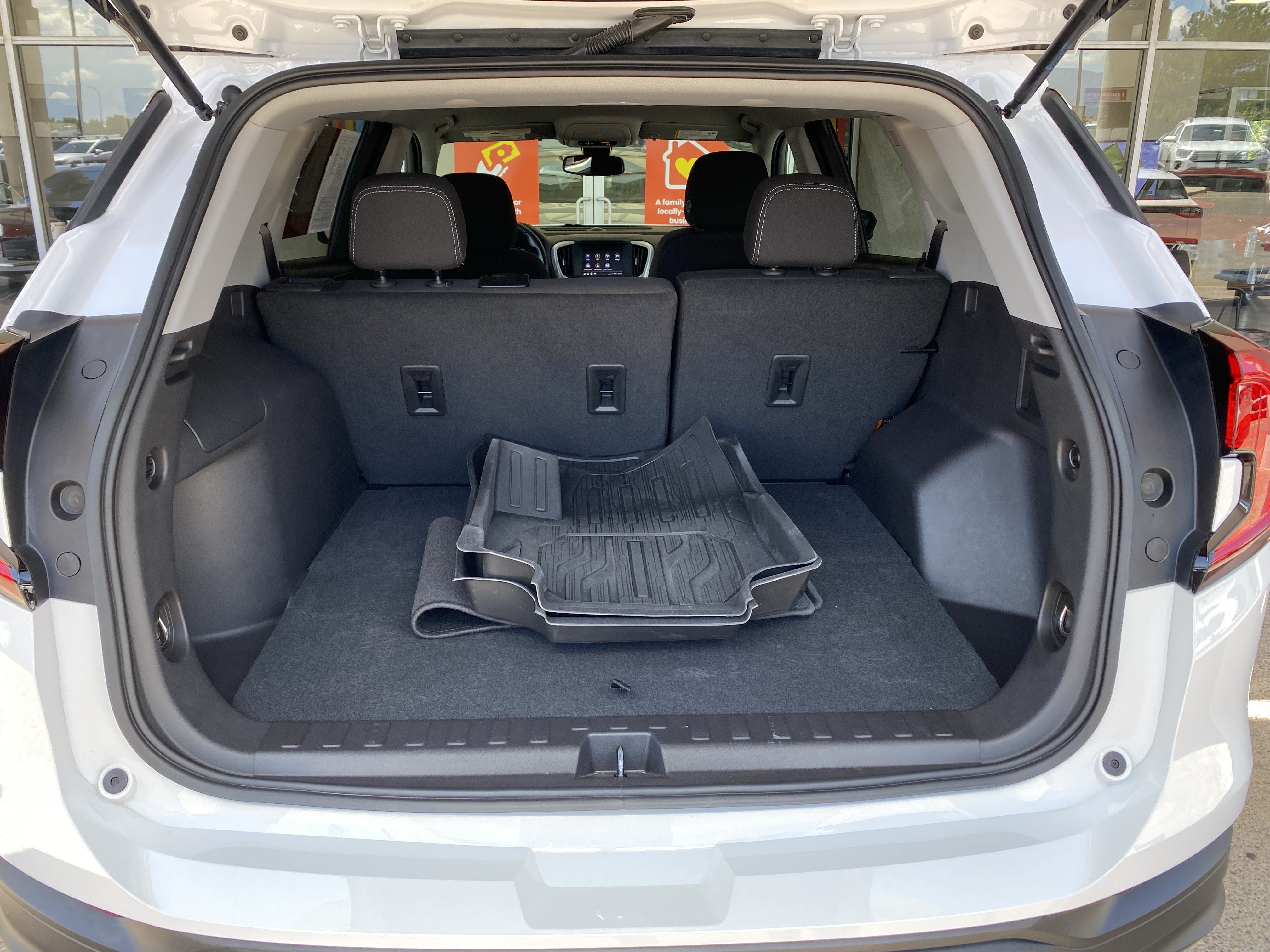 Used 2024 GMC Terrain SLE w/ Driver Convenience Package AWD/4WD image 15