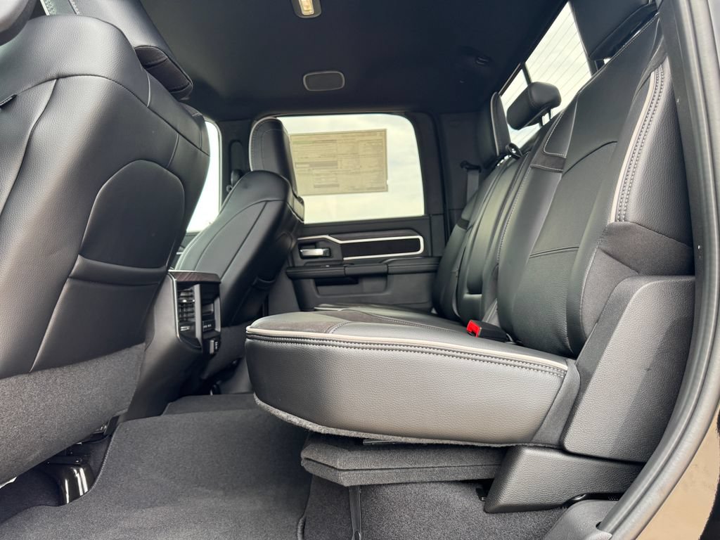 New 2026 RAM 2500 Laramie AWD/4WD image 36